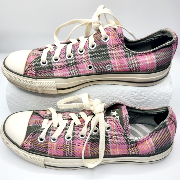 Converse size 8.5 women's shoes - Picture 1 of 7